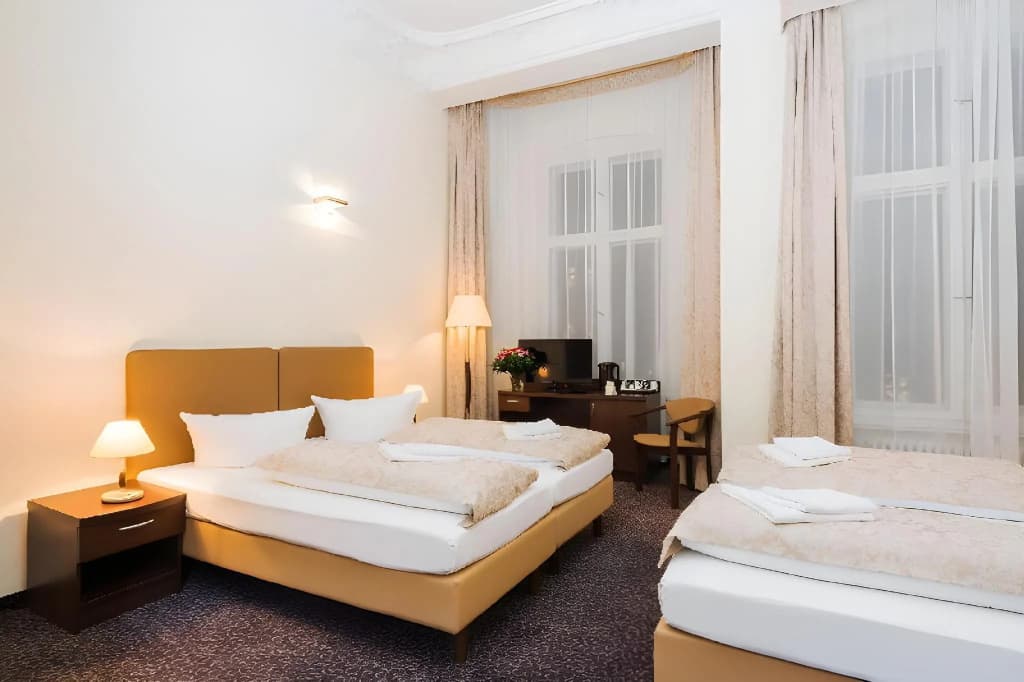 Upper Room Hotel Kurfurstendamm - photo 34
