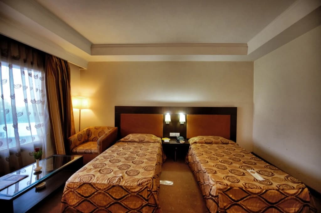 Centaur Hotel - photo 3