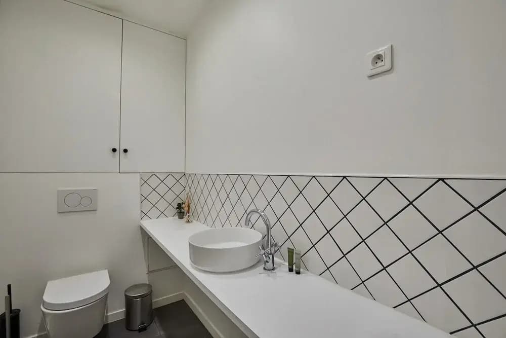 Superb 3 Bedroom Flat in the Center of Paris - photo 7