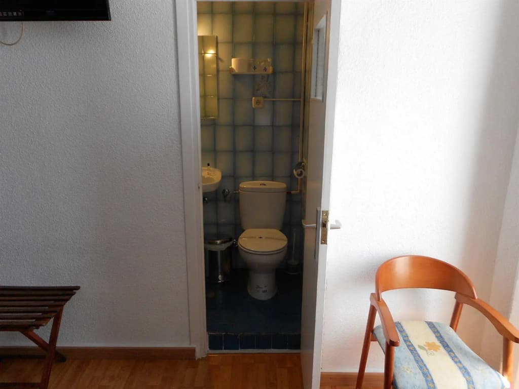 Hostal Valencia - photo 4