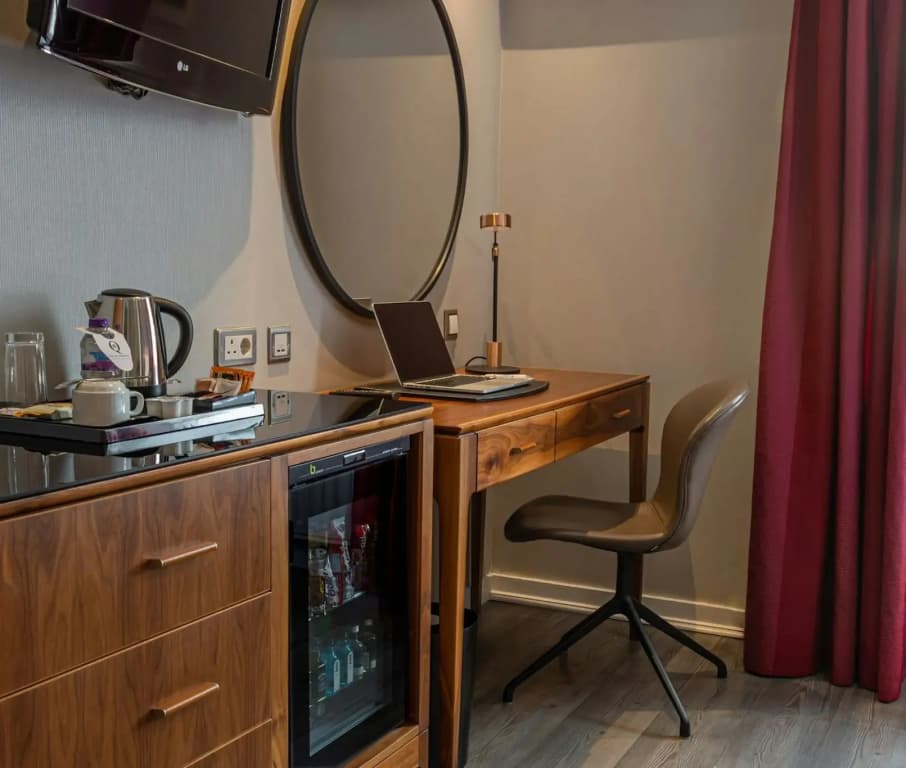 The Queens Gate Hotel - photo 21