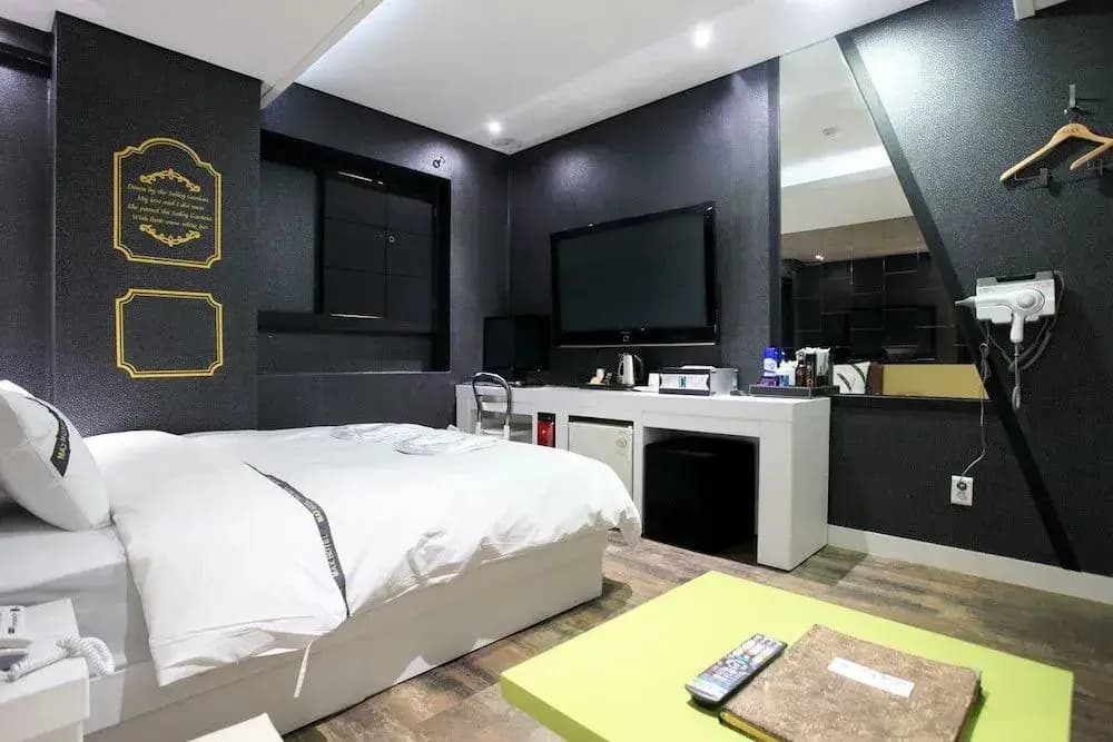 Max Hotel - photo 3