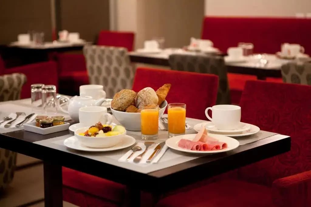 Hotel Eiffel Seine - photo 11