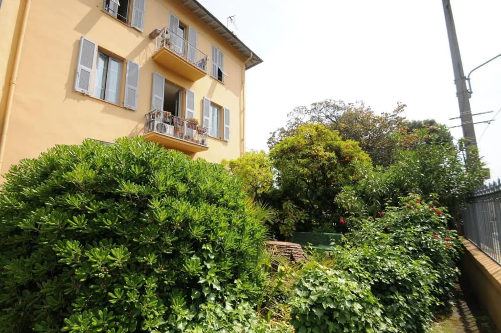 Estienne D'Orves - main photo