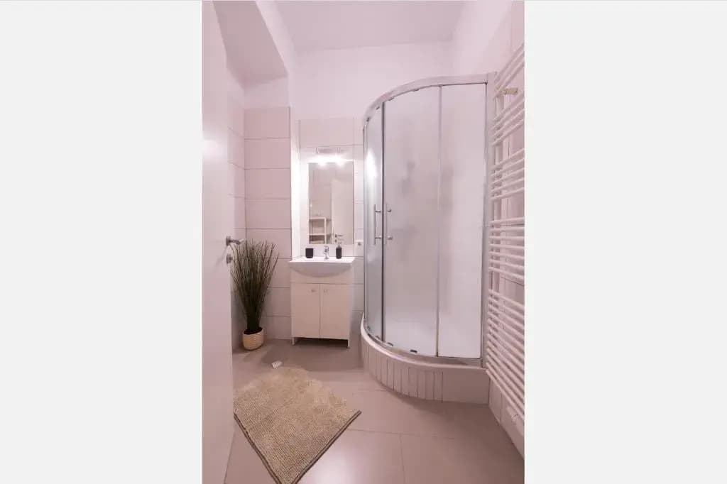 Charming Flat & Balcony near CentralStation Apt 5 - photo 7