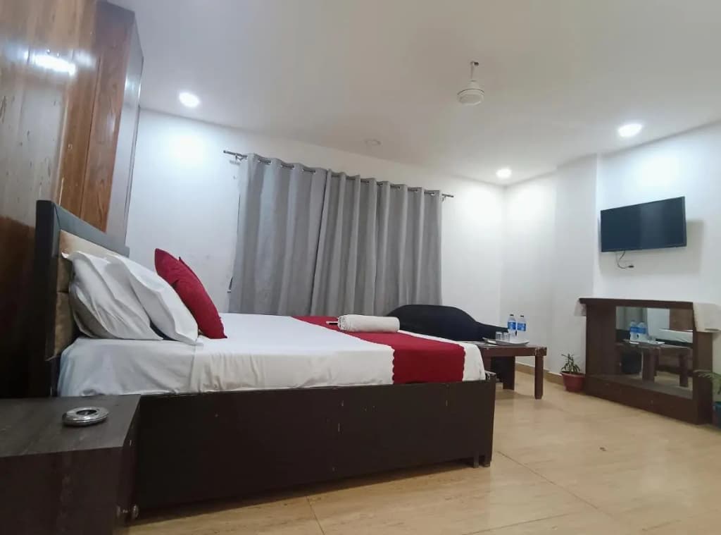 Mauryan Elite Hotel @ Devli Khanpur - photo 2