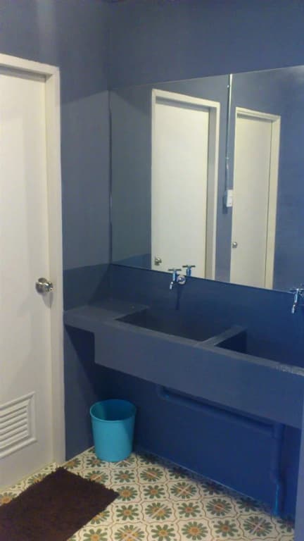 B Trio Guesthouse - photo 9