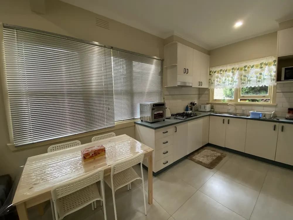 Mitcham train station  2 bedrooms unit - photo 14