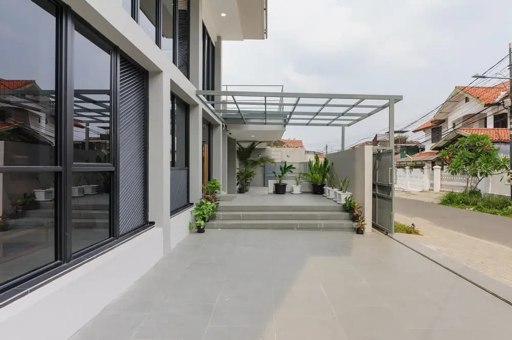 Urbanview Hotel Puri Indah - photo 9