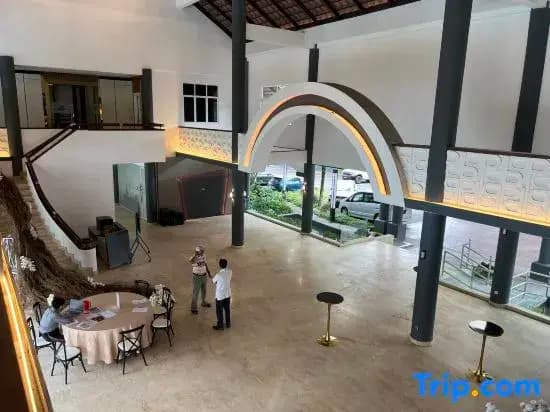 Ukay Hills - Private Event Estate & Lifestyle Suites - photo 9