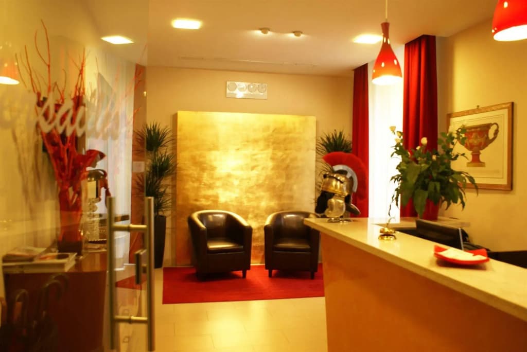 Hotel Versailles - photo 12