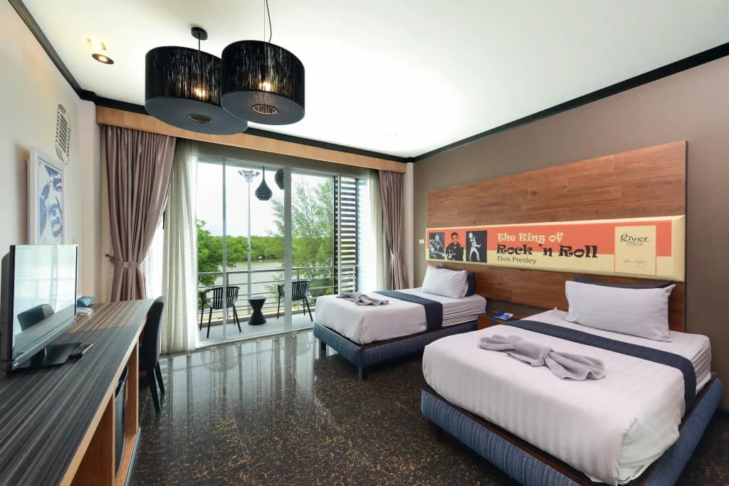 The River Scene Hotel - photo 2