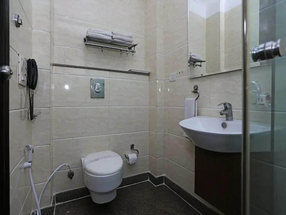 Fabhotel Cameron - photo 9