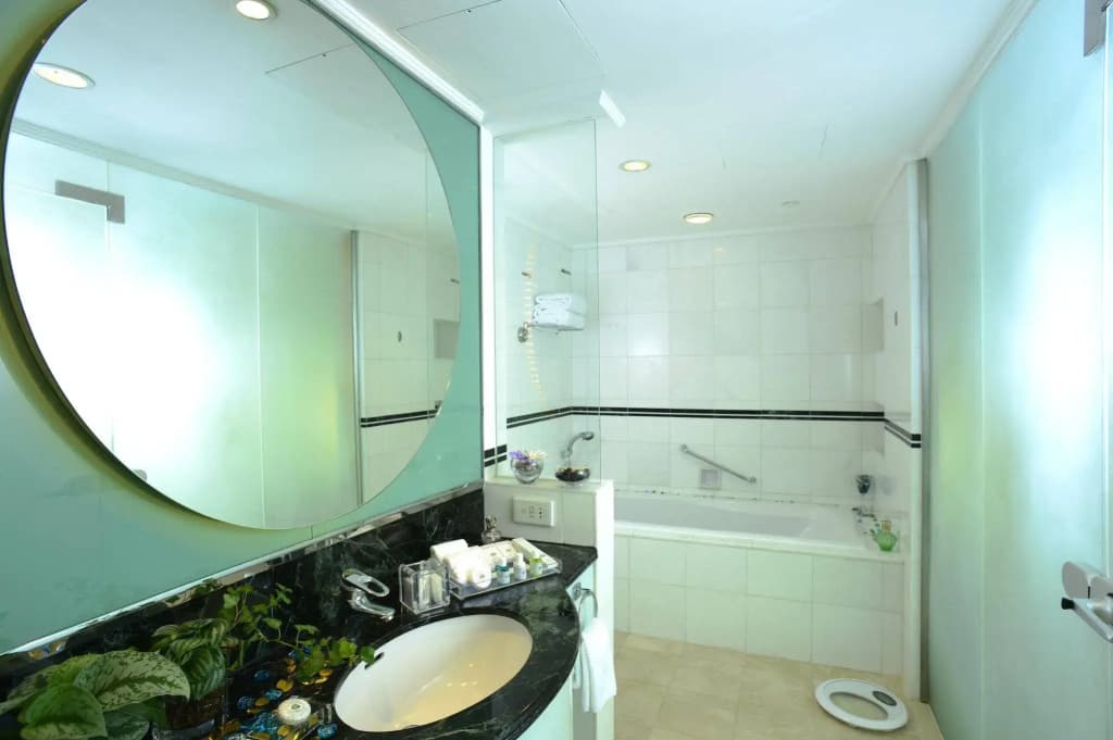 Metropark Hotel Causeway Bay HK - photo 10