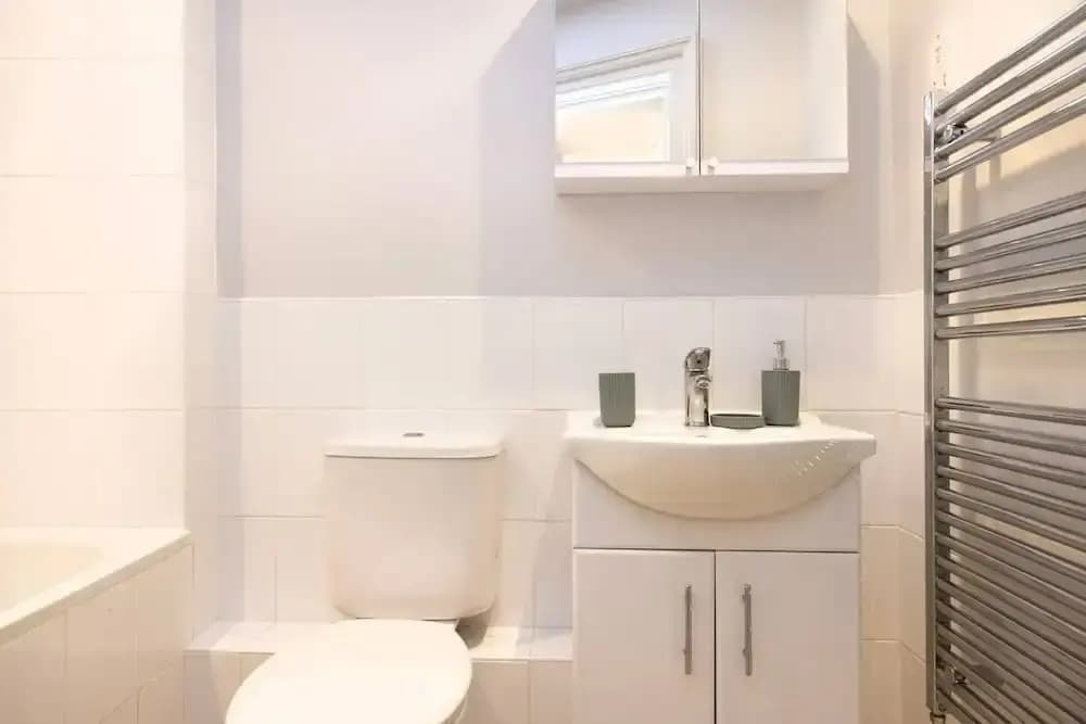 Stylish 1-bed flat in New Town - photo 1