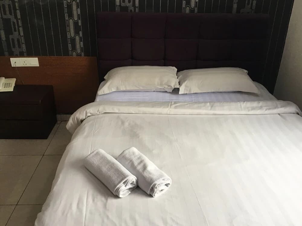 Mf Hotel by OYO Rooms - photo 1
