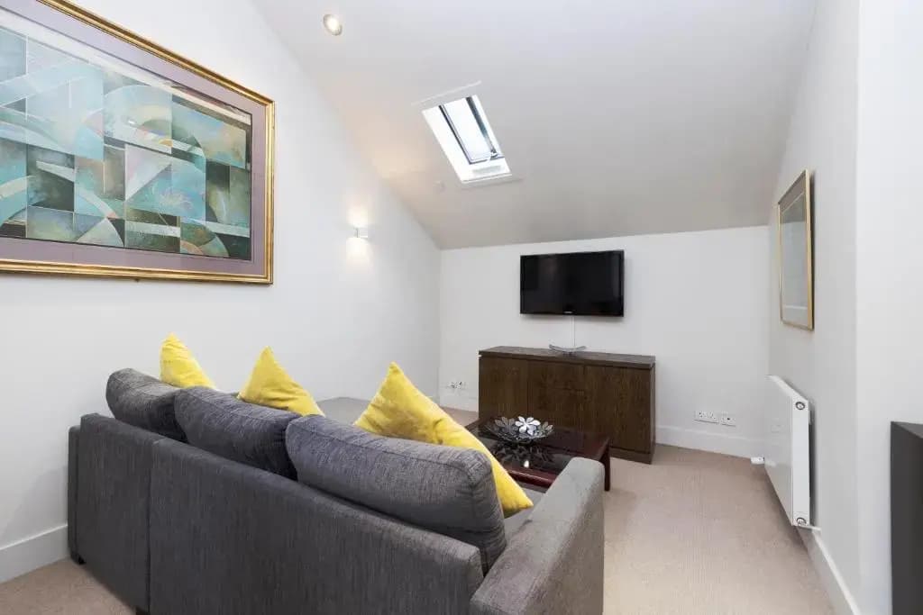 ALTIDO Contemporary and Vibrant 1BR flat near Princes Street - photo 9
