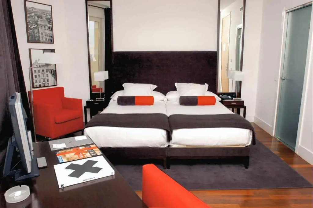 Quatro Puerta Del Sol Hotel - photo 7