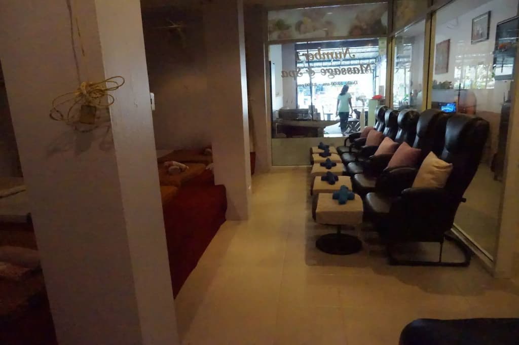 Number 1 Guesthouse & Restaurant - photo 2