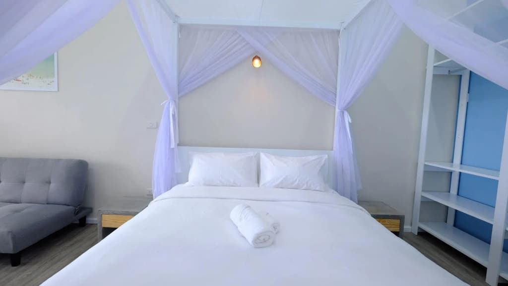 Baan Jai Dee Beach Front Hotel - photo 4