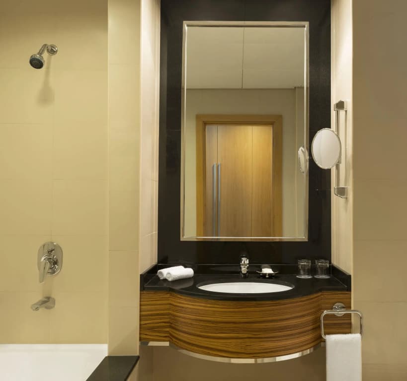 Four Points by Sheraton Bur Dubai Hotel - photo 20
