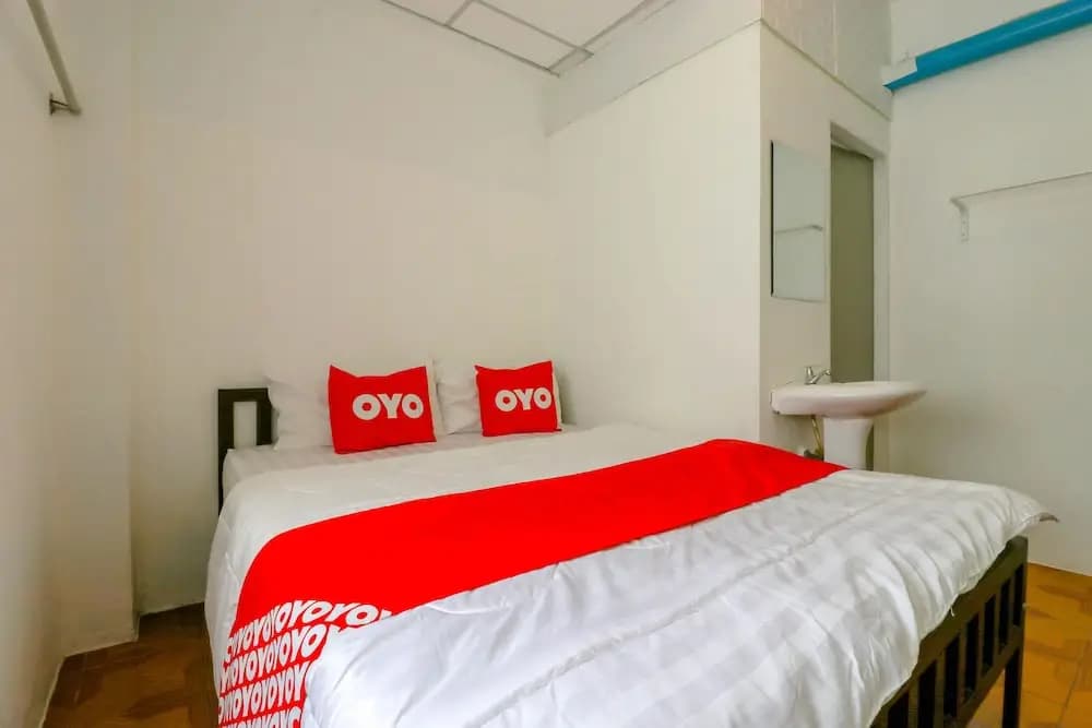 Happyland Guesthouse by OYO Rooms - photo 2