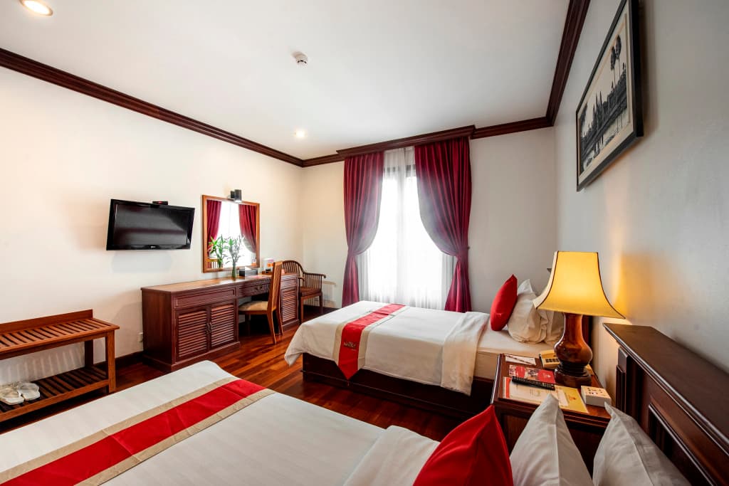 The Suite By Royal Crown Hotel - photo 7