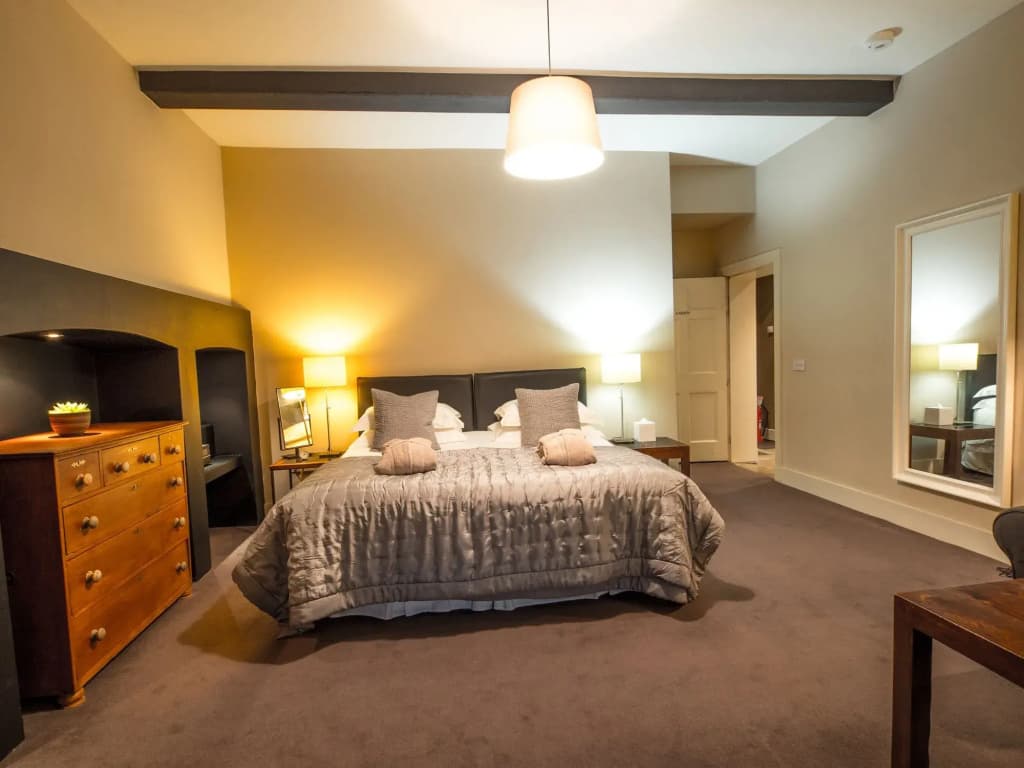Six Brunton Place - photo 5