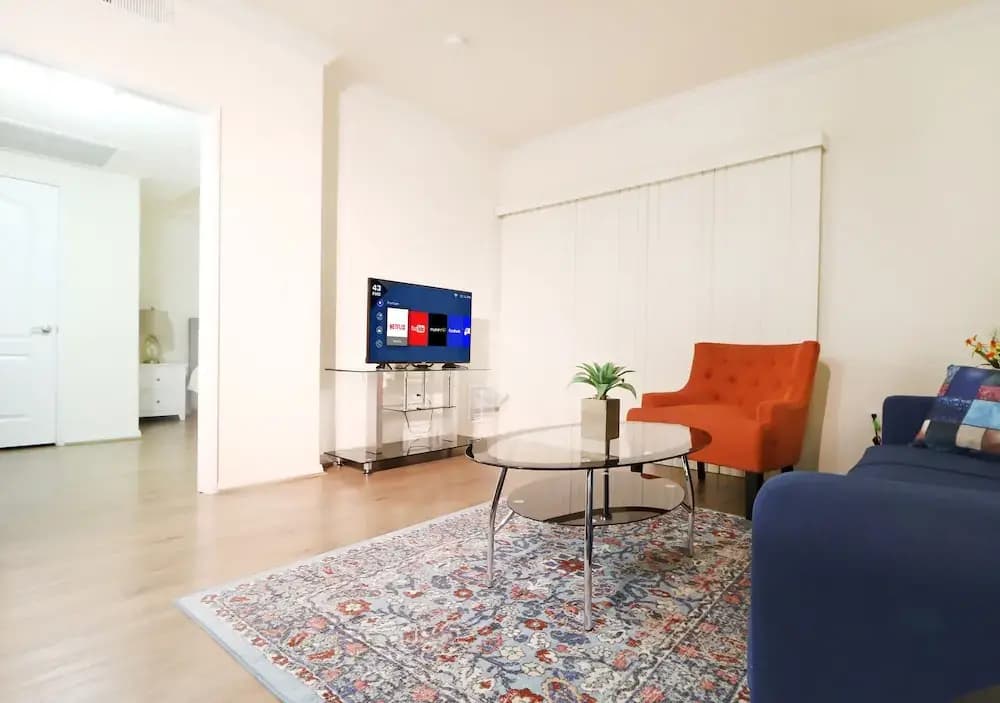 Downtown LA Artistic Apartments - photo 5