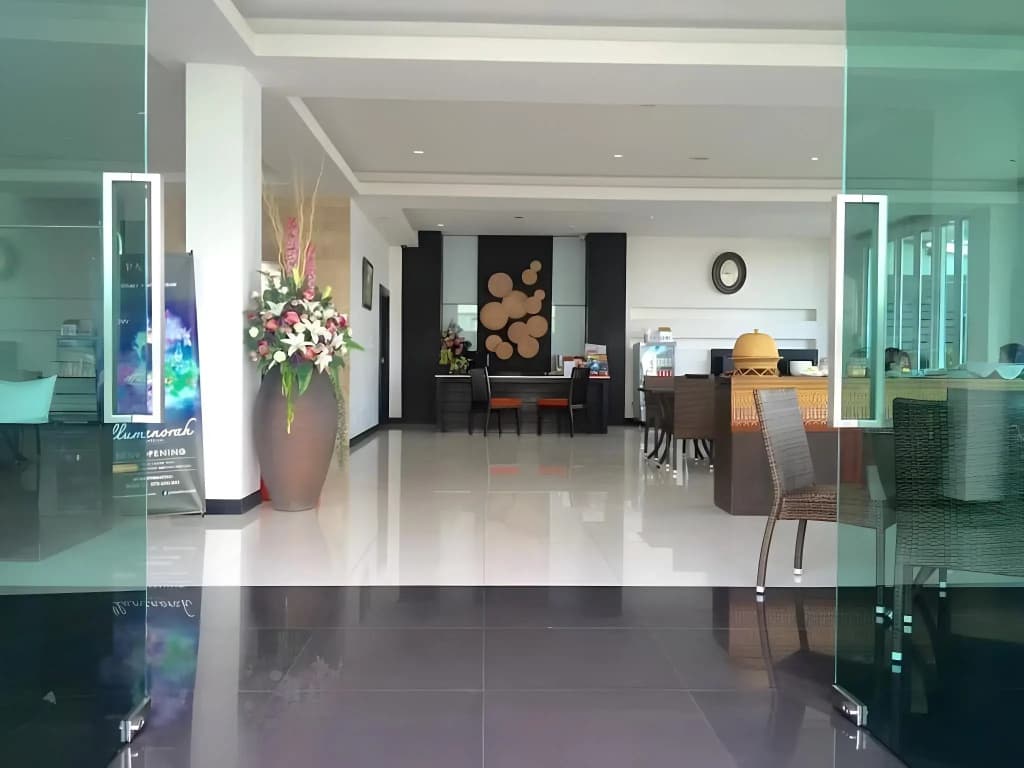 The White Pearl Hotel - photo 16