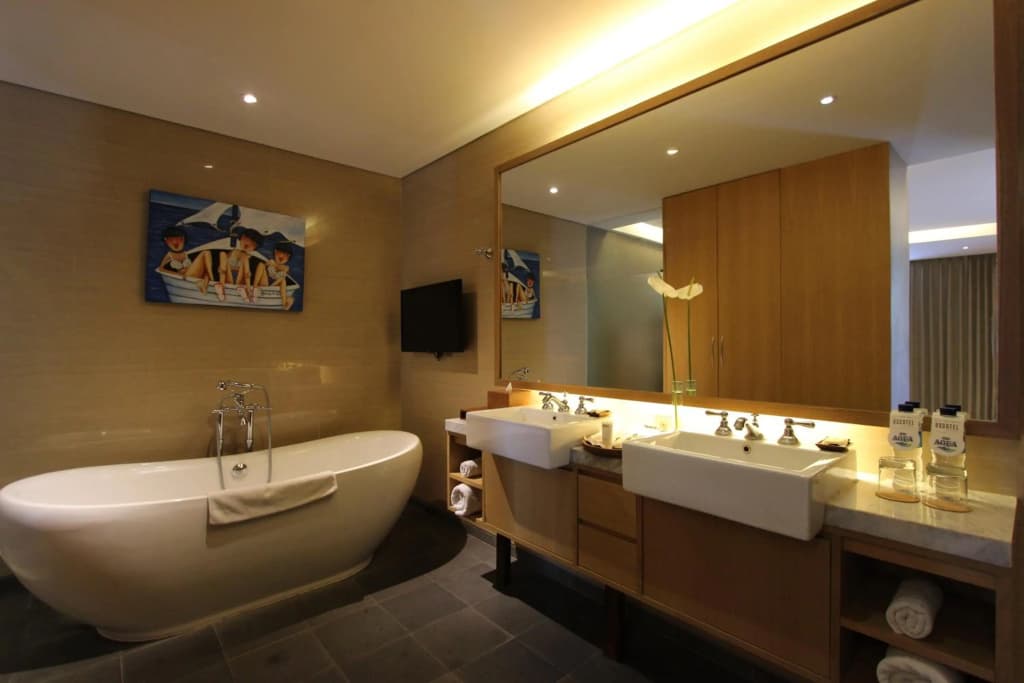 Ossotel Legian Bali - photo 41