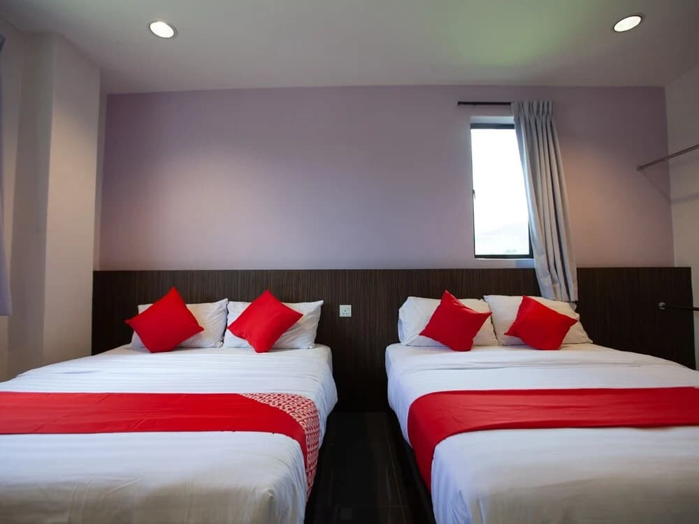 Space Hotel by OYO Rooms - photo 3