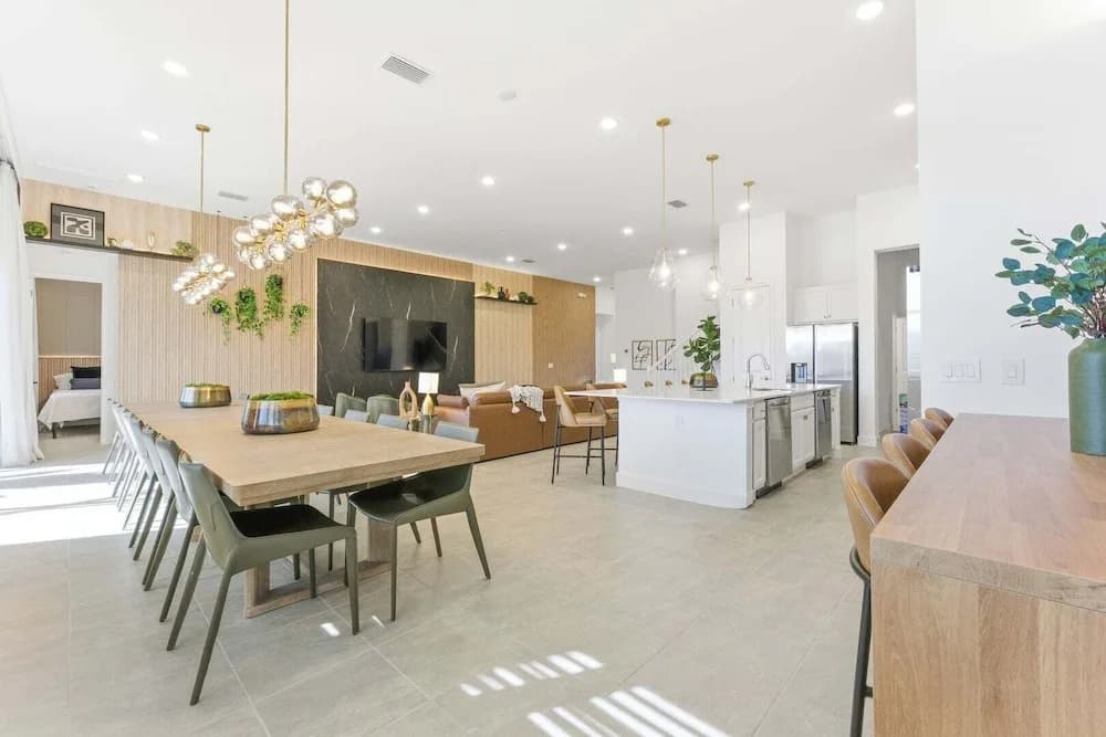 Paradiso's Luxurious New Home w 15 Ensuites - photo 33