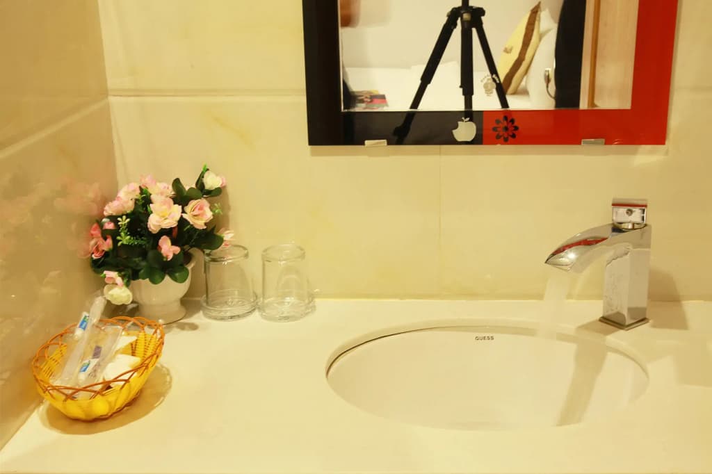 Valentine Hotel - photo 9