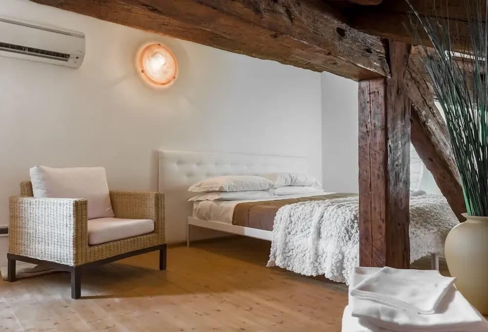 Accademia Charm Apartments - photo 6