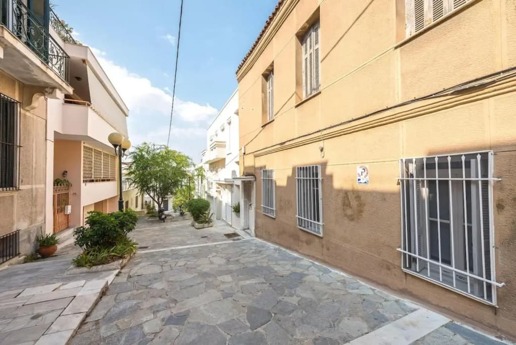 Stone House Under Acropolis - photo 1