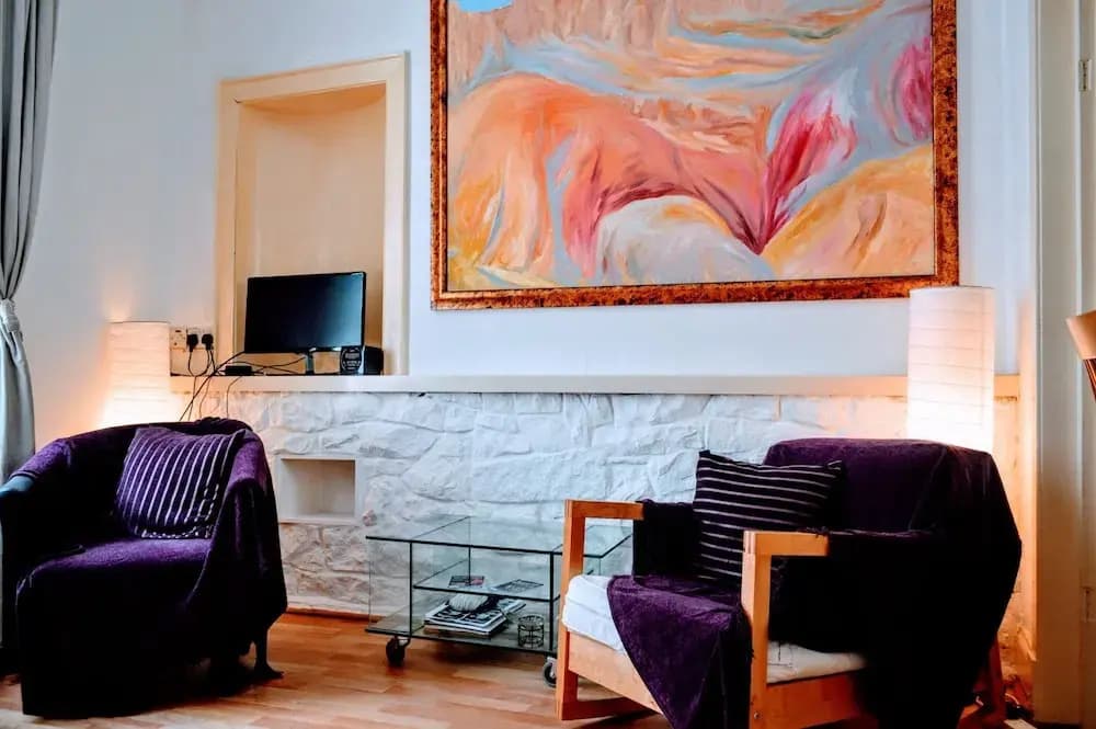 1 Bedroom Open Plan Apartment - photo 2