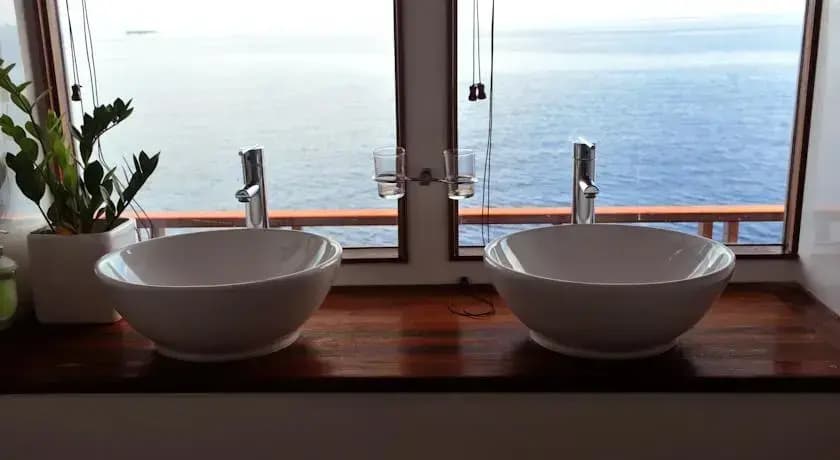 Theia Liveaboard - photo 3
