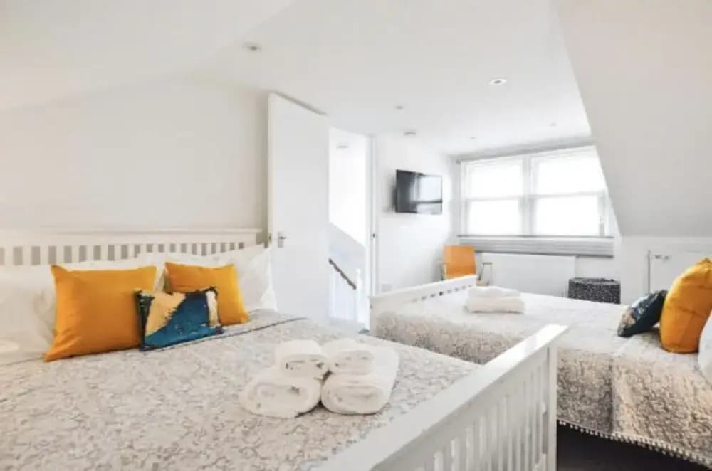 Warwick Avenue - photo 35