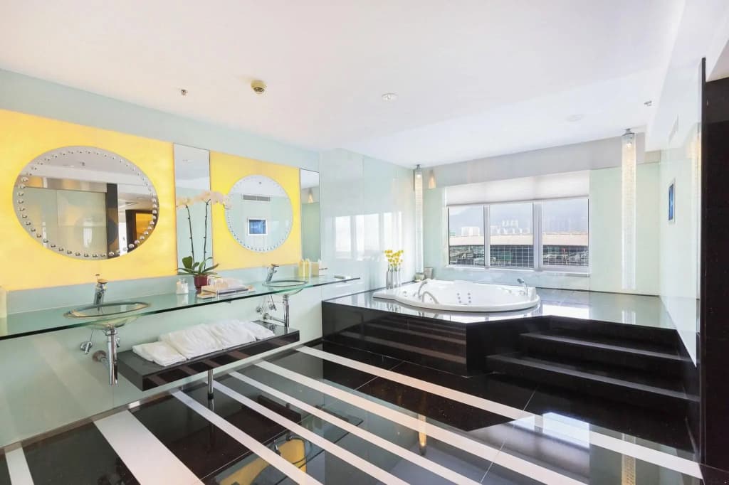 Regal Airport Hotel - photo 2