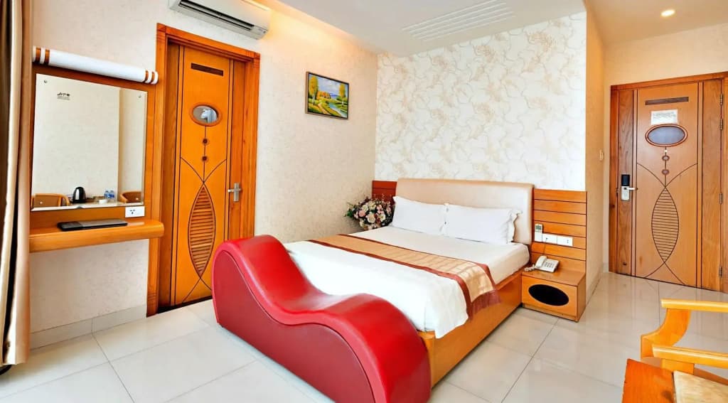 S79 Happy Hotel - photo 7