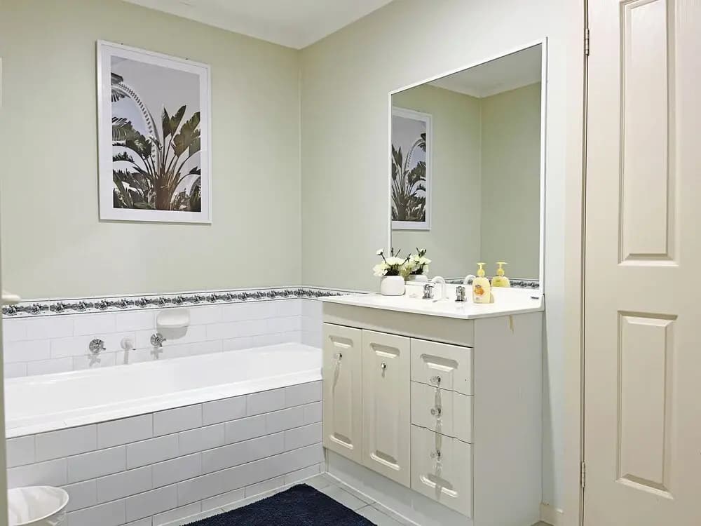 Ringwood 2BR Home - photo 8