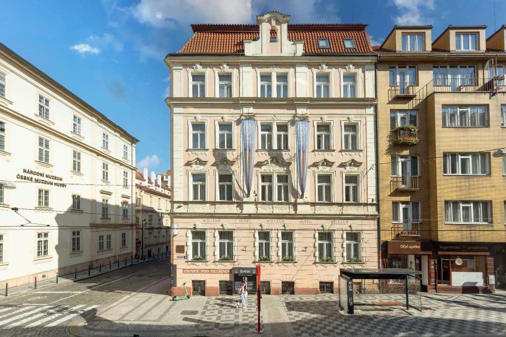William Sivek Hotels - photo 1