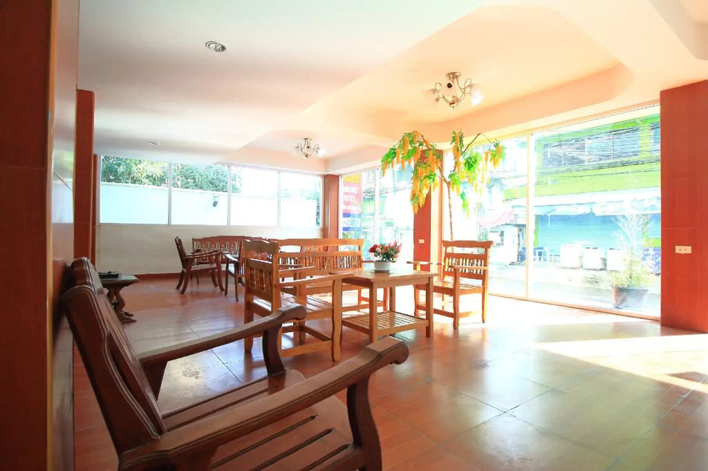 OYO 410 Diamond Boutique Hostel - photo 11