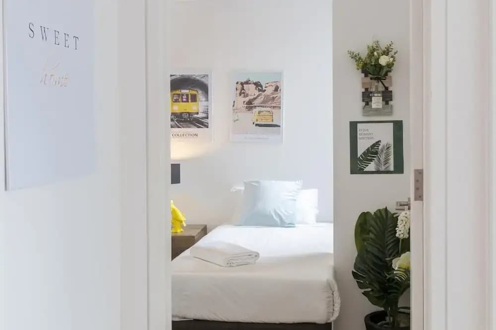 C16 Darling Harbour 2 BDR APT - photo 4