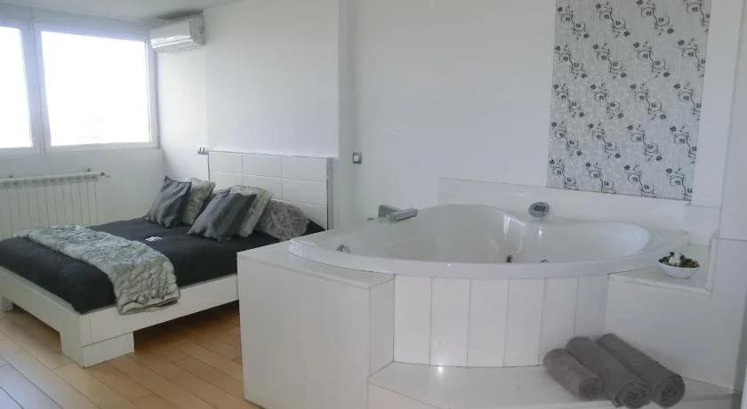 SYTB&B Luxury Bed & Breakfast - photo 8