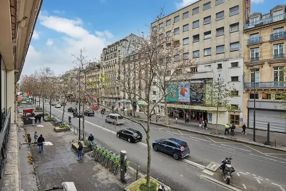 Superb 3 Bedroom Flat in the Center of Paris - photo 11