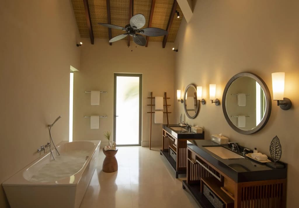The Residence Maldives at Dhigurah Hotel - photo 16