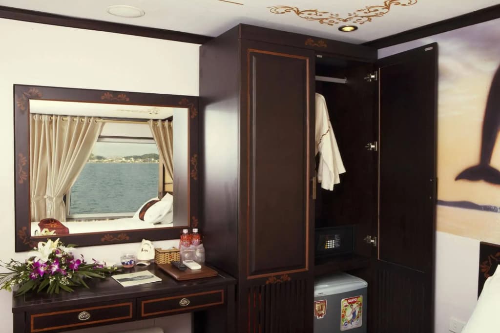 Huong Hai Sealife Cruise - photo 2