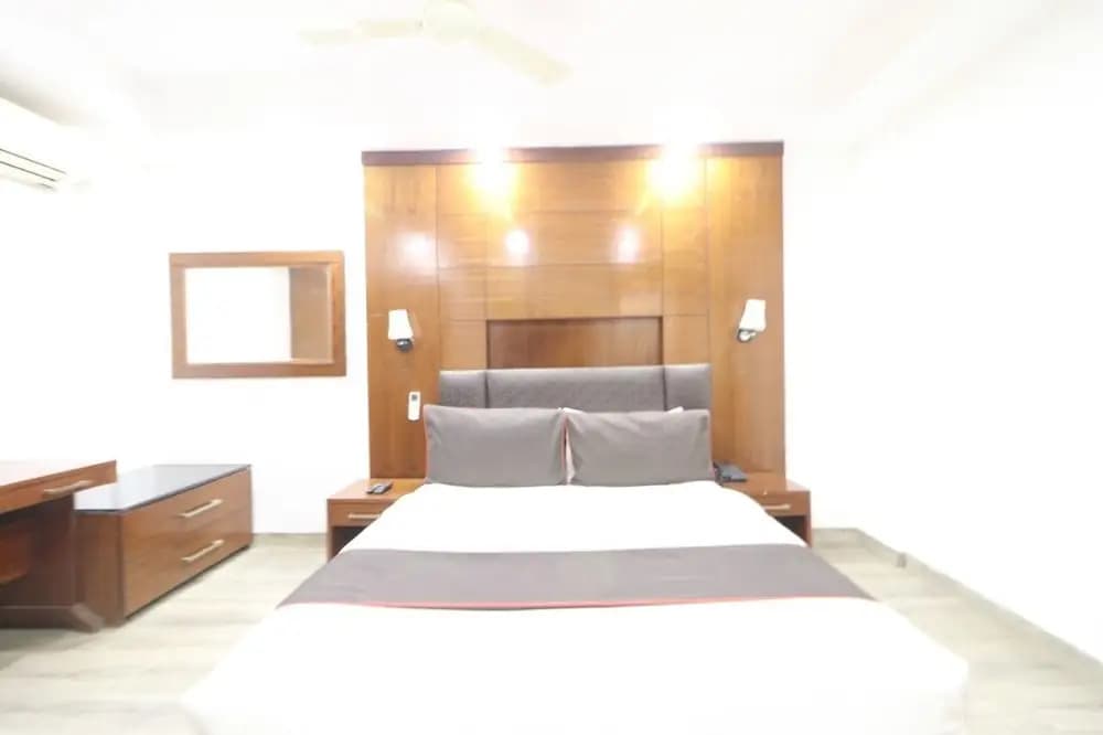 GoldRoom - photo 3